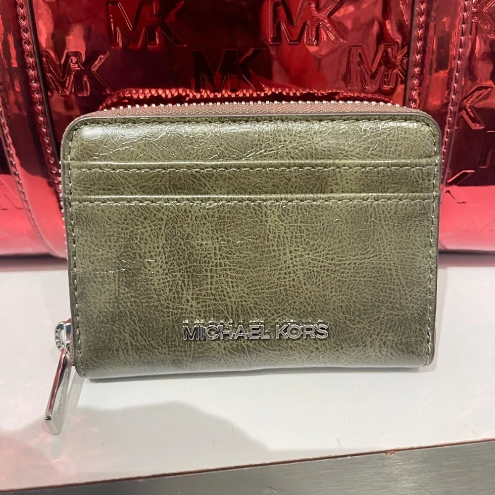 MICHAEL KORS Jet Set Medium Distressed Zip Around Card Case Olive  NWT